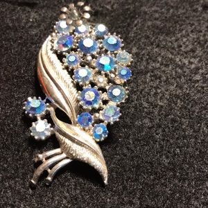 Estate brooch